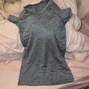 grey swiftly tech regular length tee size 6
